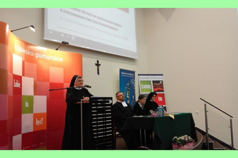 Toruń: Ogólnopolskie Sympozjum Teologiczne:„W Chrystusie, z Chrystusem i przez Chrystusa. Tożsamość – misja – świadectwo życia osób konsekrowanych”